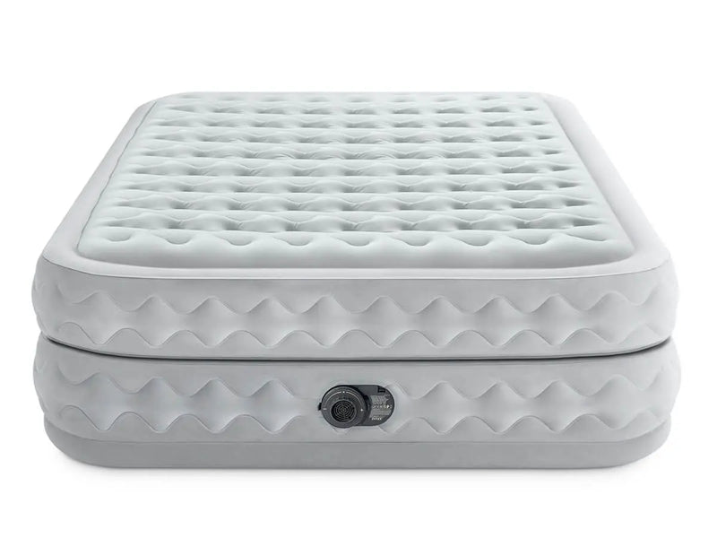 Laad afbeelding in galerijtoner, Een grijs Intex Supreme Air-Flow Tweepersoons Luchtbed met gestructureerde bovenkant en een ingebouwde pomp