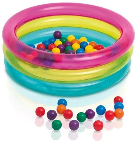 Laad afbeelding in galerijtoner, Gekleurde ballen in een opblaasbaar ballenbad.