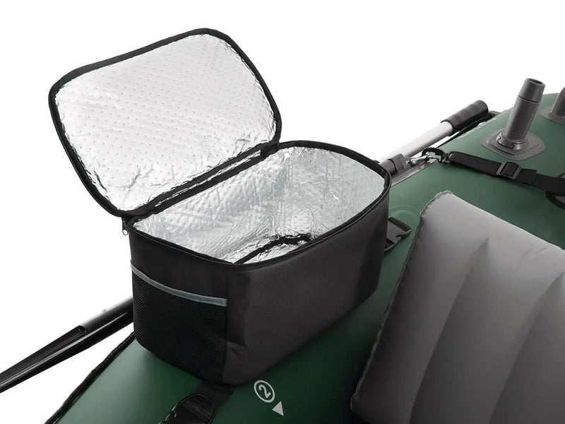 Laad afbeelding in galerijtoner, Een zwarte geïsoleerde koeltas met een open deksel rust op de Intex Opblaasbare Belly Boat Big Catch Pro, voorzien van een opblaasbare vloer - ideaal voor sportvissers op het water.