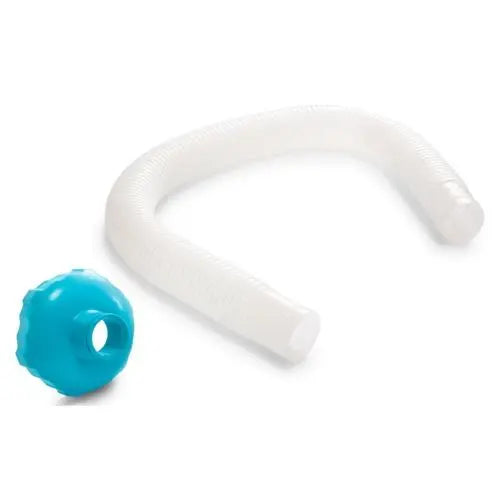 Doorzichtige zwembadslang en blauw adapter.