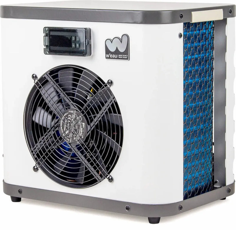 Laad afbeelding in galerijtoner, Wit en grijze W'eau Mini Power Zwembad Warmtepomp (3 kW) met ventilator aan de voorkant en blauw zijfilter, ideaal voor eigenaren van opzetzwembaden die op zoek zijn naar efficiënte zwembadwaterverwarming.