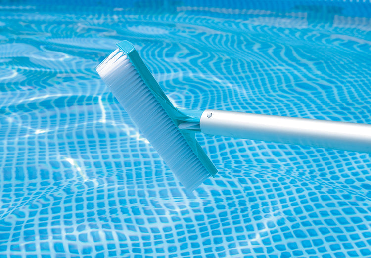 3 manieren om je zwembad schoon te maken!