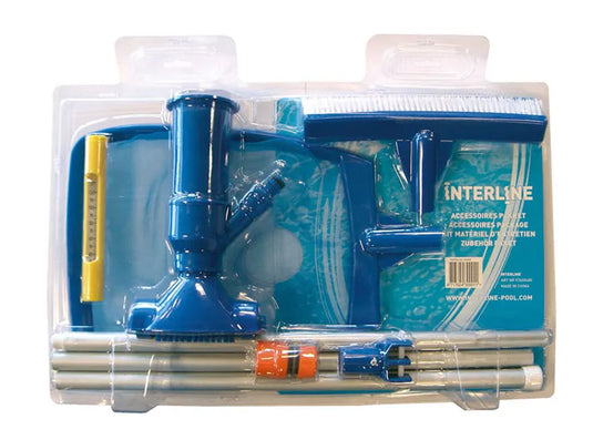 Interline zesdelige reinigingsset met een steel, een blauwe schepnet, een chloordrijver, een borstel, watertesters en een stofzuiger in een plastic verpakking.