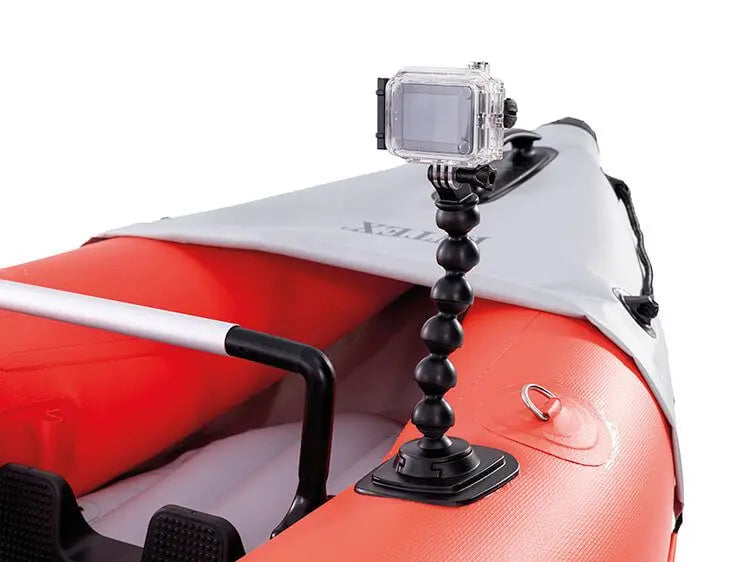 Laad afbeelding in galerijtoner, De rode met grijze Intex Excursion Pro K1 opblaasbare kayak met een houder voor een camera
