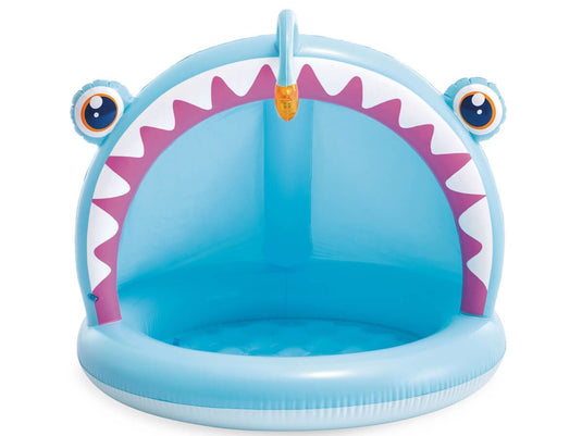 De voorkant van een blauw opblaasbaar Intex kinderzwembad in de vorm van een lichtvis