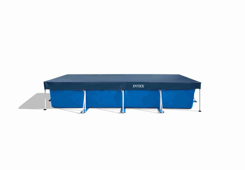Blauw afdekzeil op een zwembad.