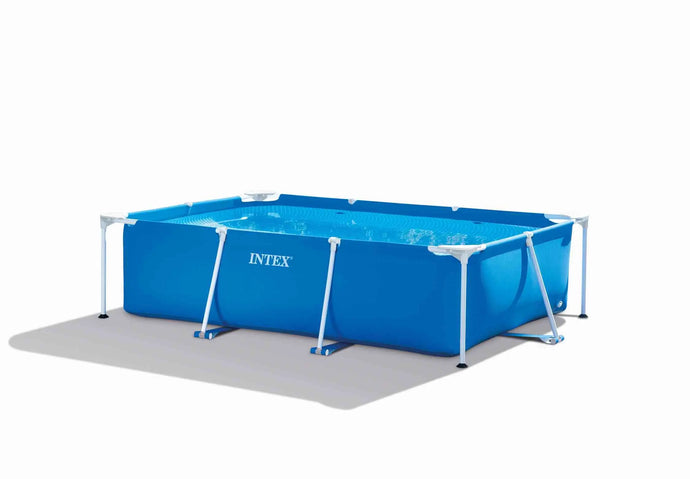Blauw opzetzwembad van Intex.