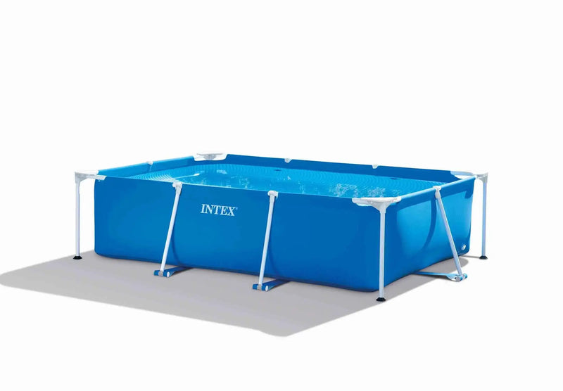 Laad afbeelding in galerijtoner, De Aalders Zwembaden Intex Frame Pool Set van 300 x 200 x 75 cm is een kindvriendelijk, rechthoekig opzetzwembad met wit metalen frame, perfect voor zomerse dagen en voorbeelden op een witte achtergrond.
