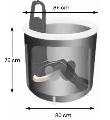 Persoon ontspannen in een W'eau Opblaasbaar IJsbad (80 x 75 cm) – perfect voor koudetherapie en optimaal herstel na fysieke inspanning.